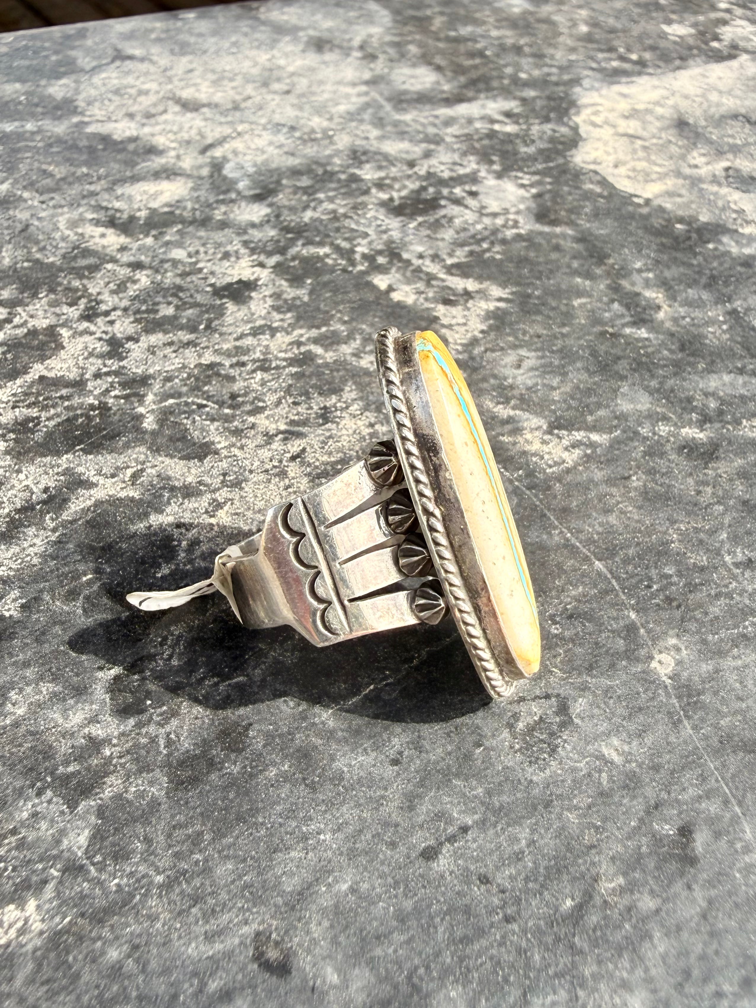 Royston Ribbon Ring
